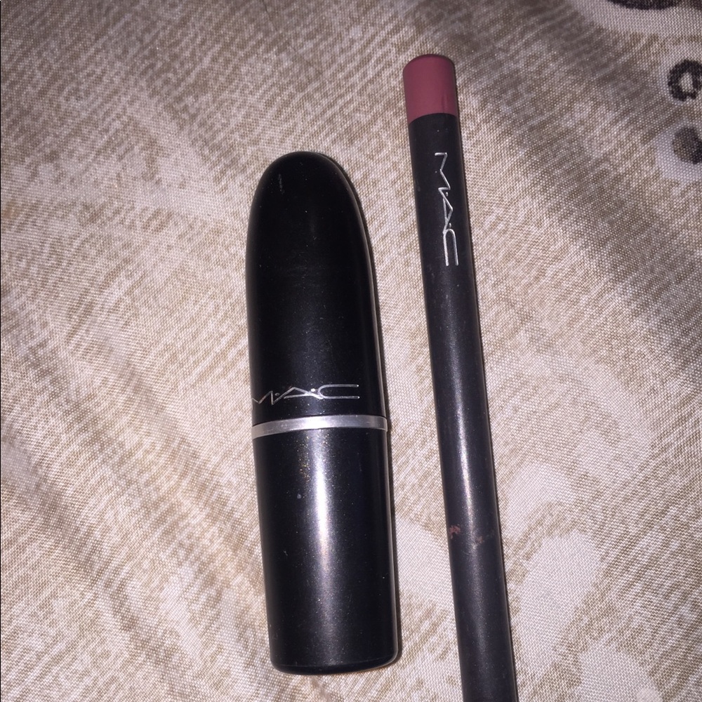 MAC Up the Amp lipstick & Edge to Edge Lip Liner
